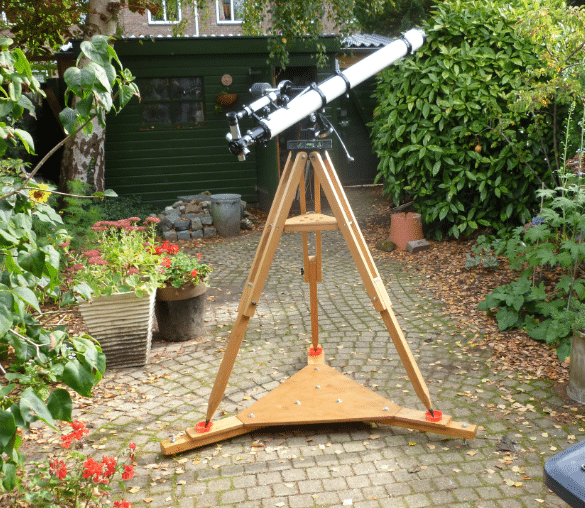 Inderdaad!! Zelf heb ik ook een oude Polarex uit 1976, een kleiner zusje de 75/1200 Paral. met aandr