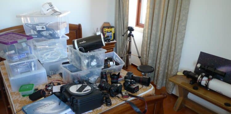 Sinds 18 maanden weer bezig met astrofotogafie als hobby en nu 1 gasten slaapkamer minder. Wat jongt