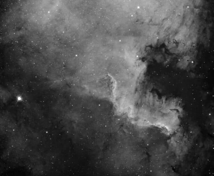 Hallo allemaal, Gisteren en verleden week wat opnames gemaakt van NGC7000 H alpha. 9 x 900 sec 6 x 1