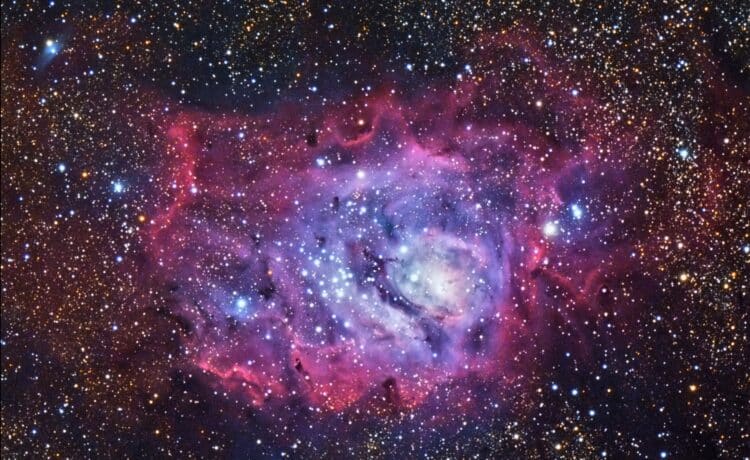 En een 100% crop van de LagoonM008_Lagoon_20160628_SW6D_L_40x120sec_iso1600_20D31F174B_DBE-back-col-