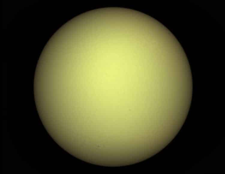 Ik registreer (align) tegenwoordig de zon (niet heel vaak zichtbaar noch met zonnevlekken) met Nebu