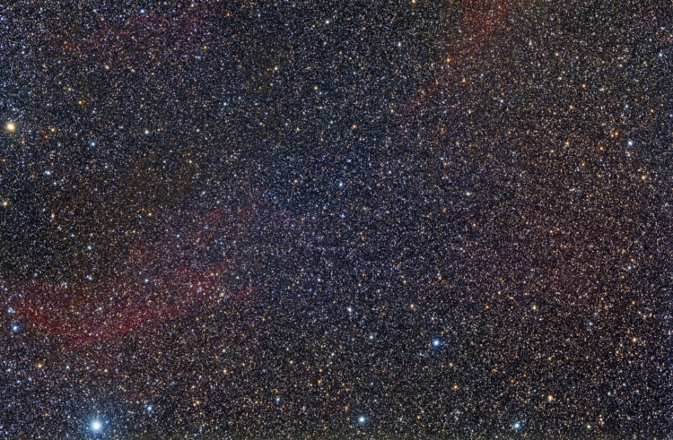 Ik ben bezig met een mozaiek van een gebied in Andromeda (Niet M31), en vannacht ging er iets vresel