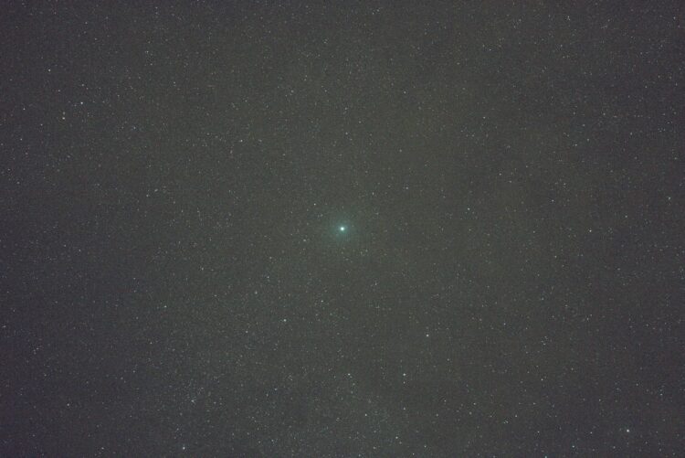 Het 2s testsub op f/2 ISO1600, Deneb. Bijgevoegd het integratie resultaat van 50x M31 en 50x NGC7000
