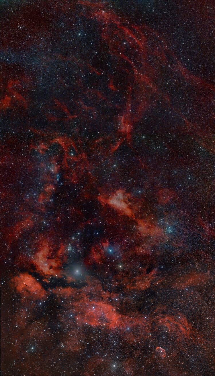 Had nog een opname van vorig jaar die IC1318 volledig maakt, slaag er niet in die in PI met de 2 bov