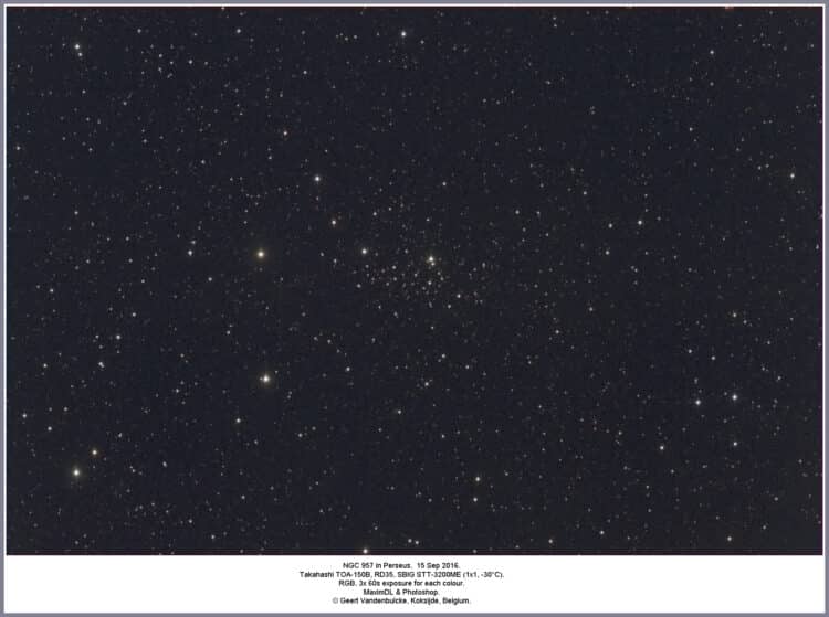 Een tweede sterrenhoop, opname gemaakt op 15 september eveneens, NGC 957. Te vinden vlakbij de Doubl