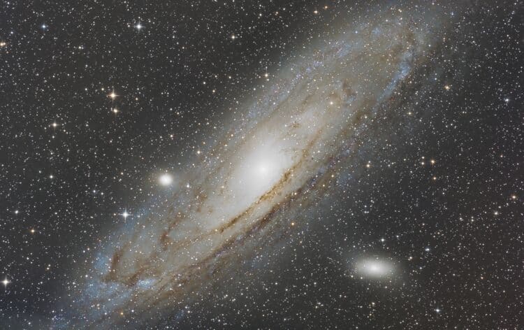 Een gecombineerde post met 2 vragen; 1. Wat vinden jullie van deze Andromeda versie, verkregen mbv H