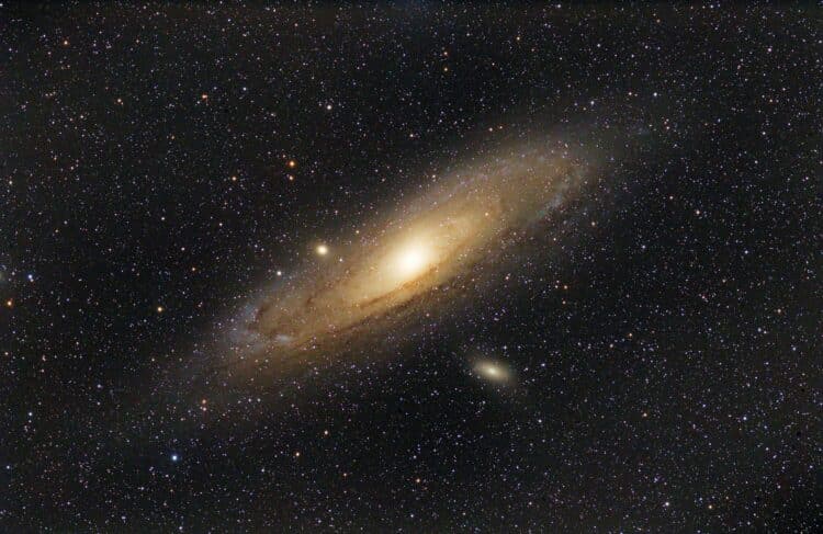 Testopname: 1 enkel lightframe, 15 minuten unguided iso400, geen darks, geen flats, geen bias alleen