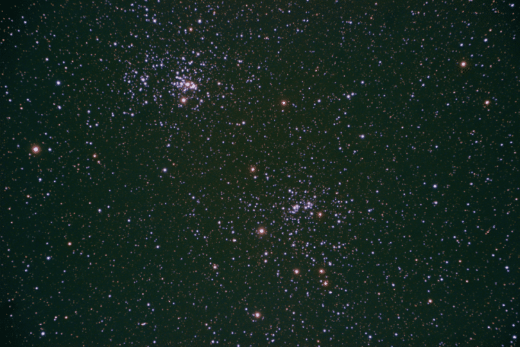 Afgelopen zondag 27 november heb ik deze opname gemaakt van de dubbele sterrenhoop NGC 869 en 884 tu