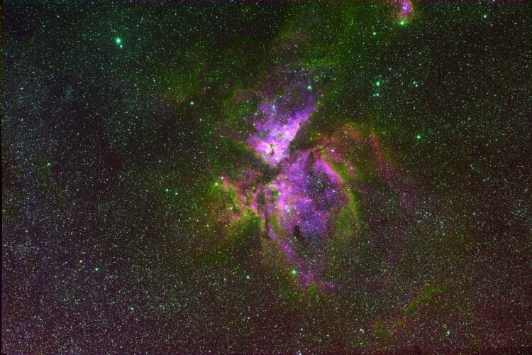 Ik probeer een foto te plaatsen van de Eta Carinae Nevel. Nu geheel met PI bewerkt maar het kan veel