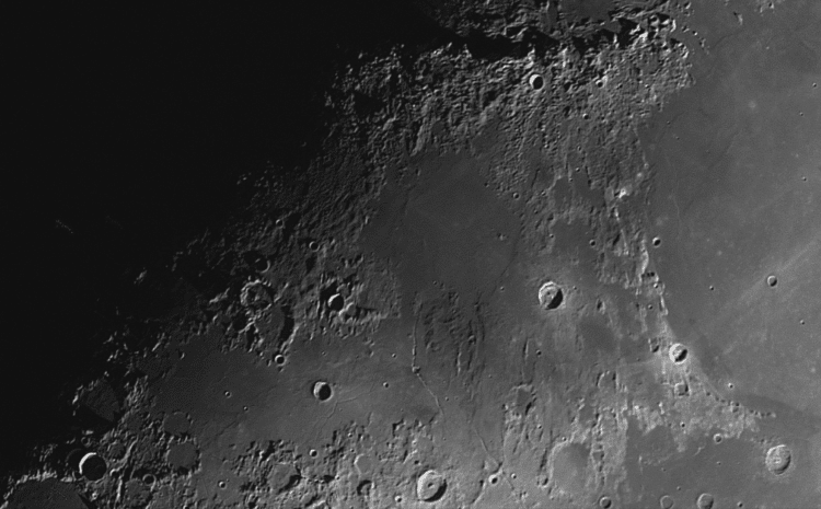 Een foto van de Maan van 5-1-2016 gemaakt met een TOA refractor 130 mm F7,7 met 5xPM en Canon 600D.