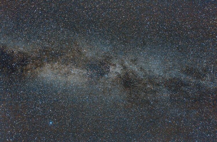 Gisteren de star adventurer gekocht. Nu nog op zoek naar een extra lens naast de Samyang 16mm f/2.0.
