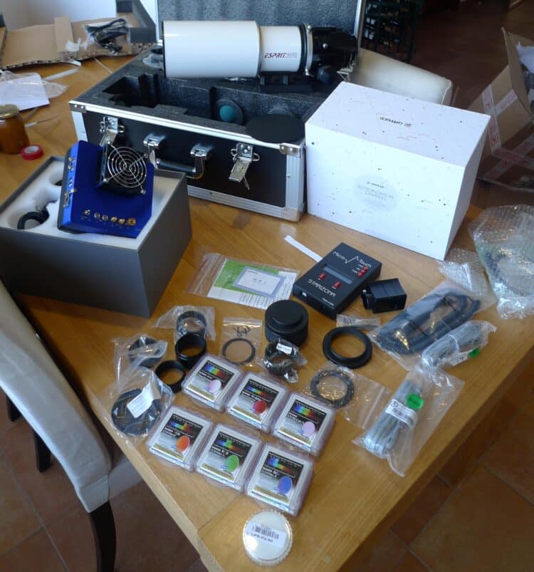 Oh Mama! Alle onderdelen voor de extra Astrofoto setup zijn zojuist binnengekomen. (QHY16200, Filter