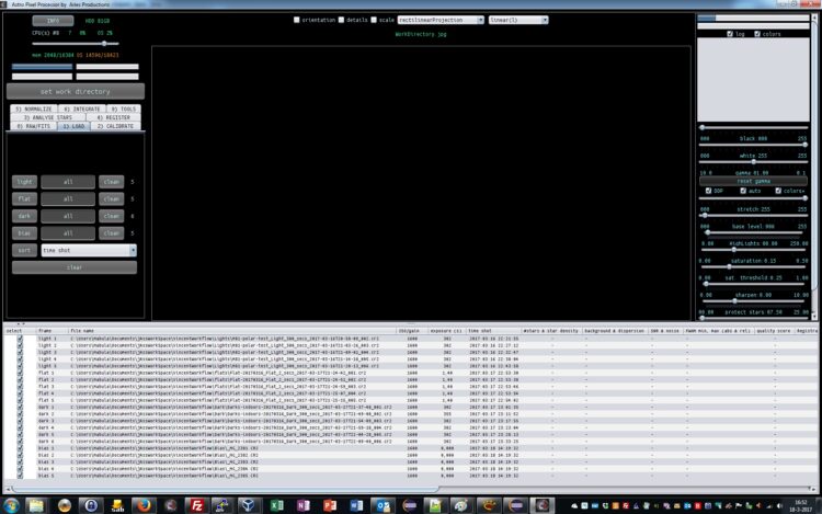We load all data: light frames by pusing the light button, darks by pushing the dark button, flats b