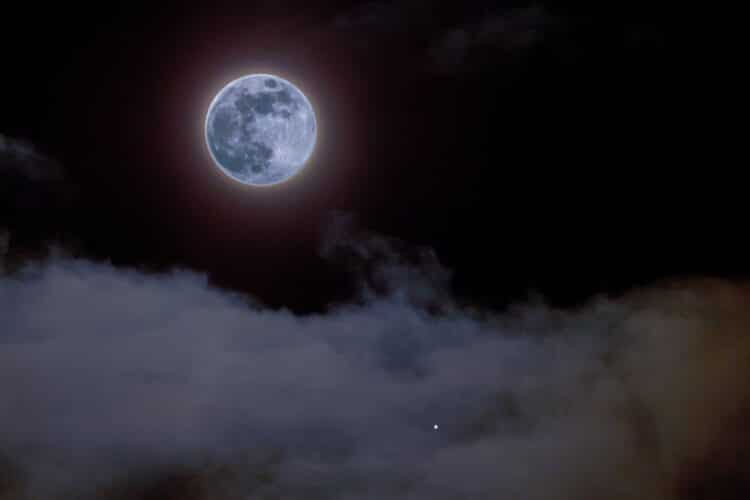 Opname van de volle Maan en Jupiter tijdens de conjunctie van 10april jl. Eerste foto enkel opname i