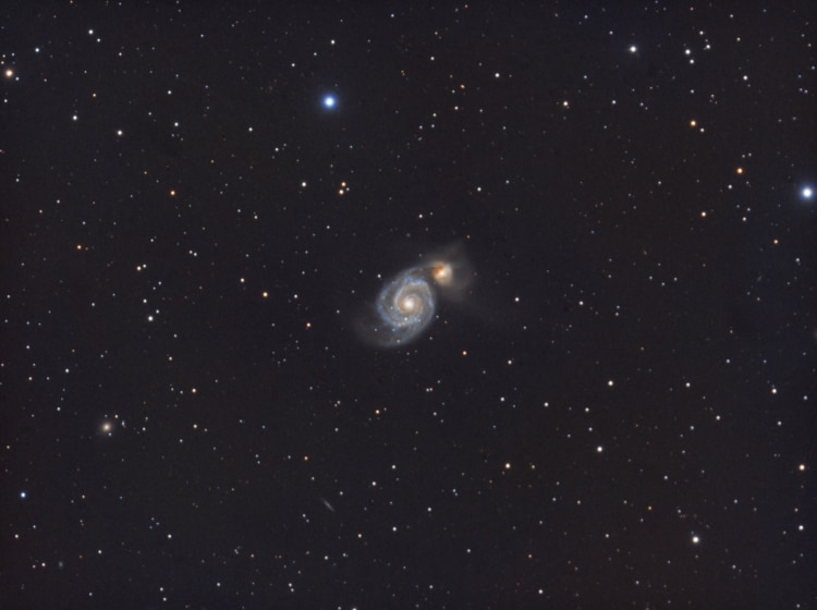 Last weekend I gathered L, R, G and B data of M51 but I decided not to use the 60 sec. Lum subs beca
