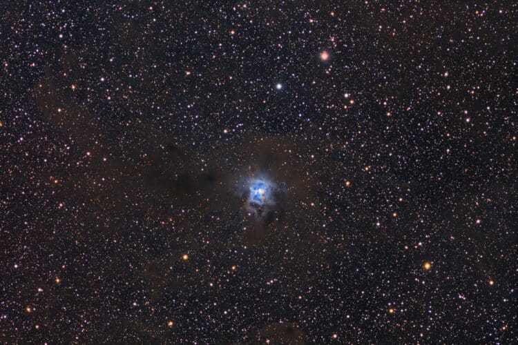 Deze NGC7023/Irisnevel versie is de combinatie van de Canon 6Da RGB 2015 data en de QHY16200 2017 Lu