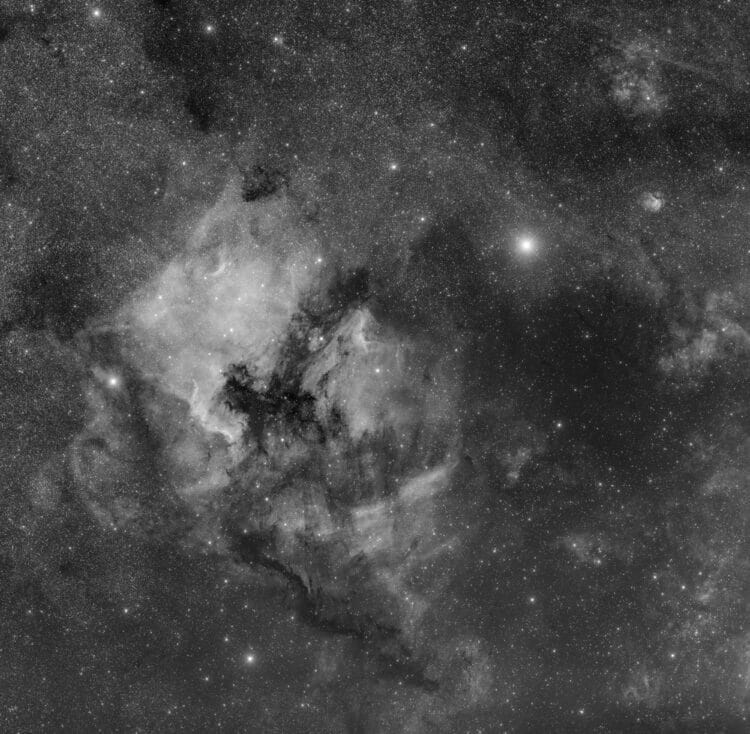 I’m experimenting to get a properly aligned (registered) mosaic in APP version 1.037. Still so