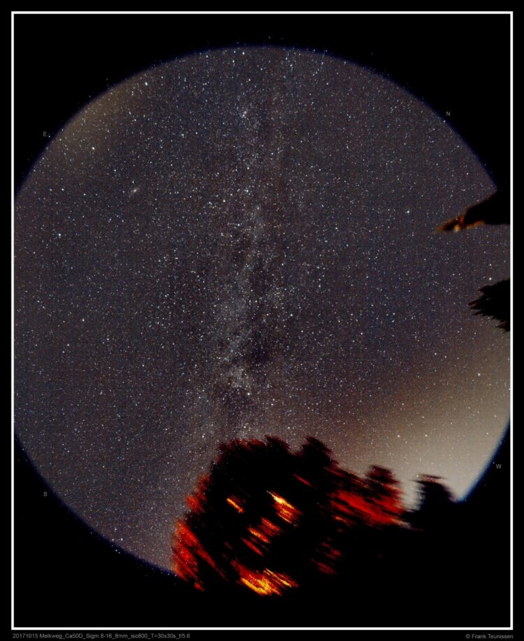 20171015 De Melkweg vanuit mijn achtertuin- 8mm/f5.6-iso800-T=30x30s Vanuit mijn achtertuin ee