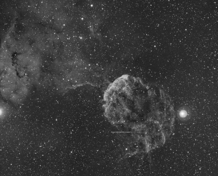 Pulsar lokatie update.IC443-Jellyfish-35x900sec-APP-stack-processed-crop-rotated-pulsar-loc-ok