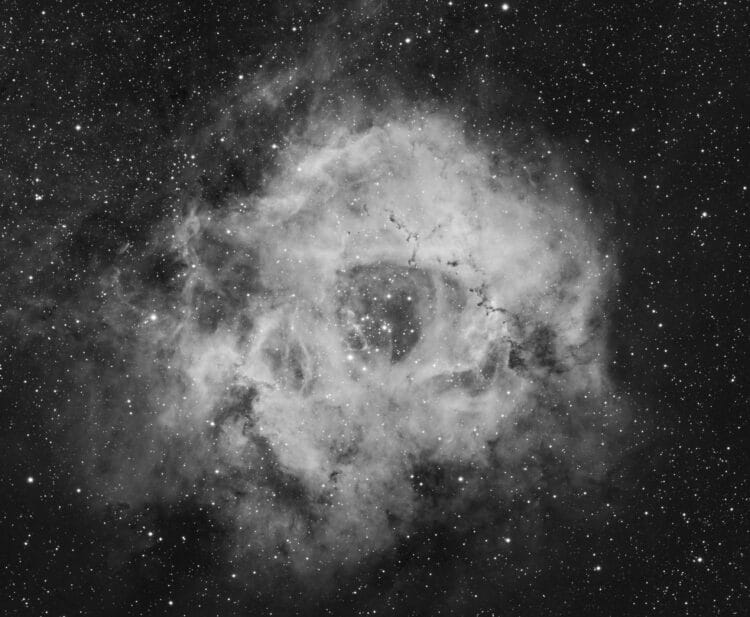 Een stack van 17 subs ziet er nog een stuk leuker uit. Rosette-Ha-17x900s-solved-etc-crop