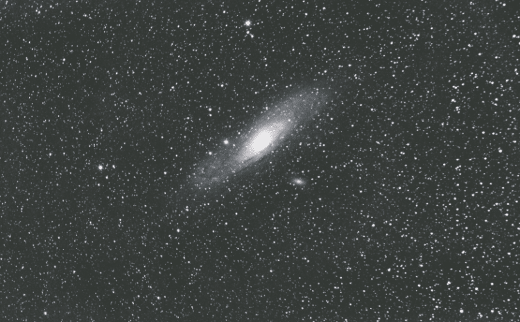 Nog een opname van M31 Andromeda nevel en M32 van afgelopen november uit het lichtvervuilde Haarle