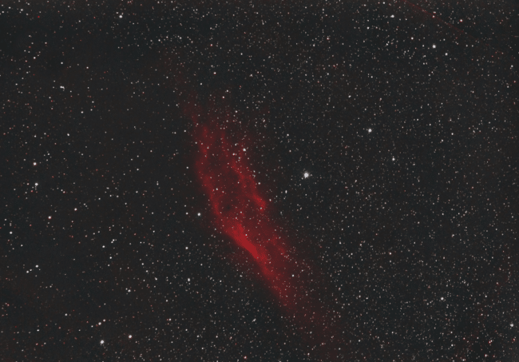 Bedankt Vincent! het strechen helpt.NGC 1499 California nevel ca 3 uur 76x45s en 60x120s ISO 800 LPF