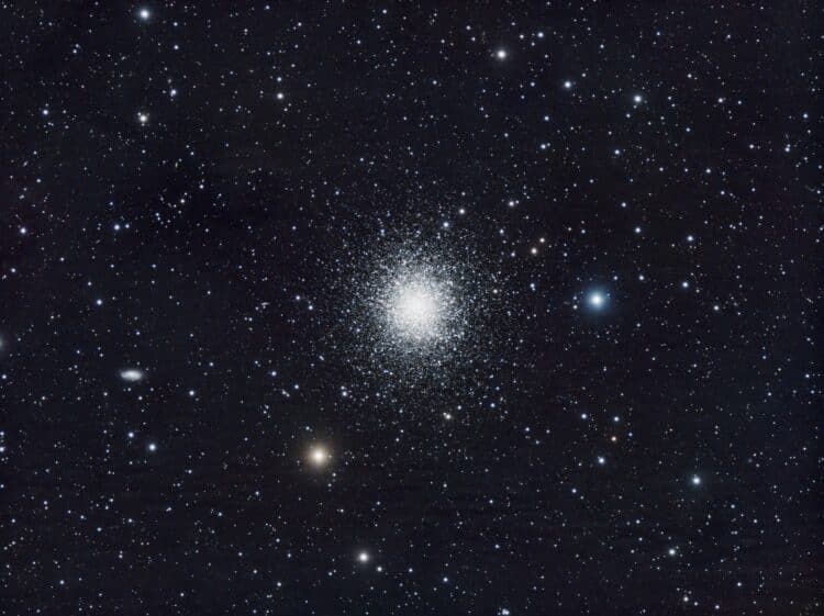 M13 geschoten afgelopen week, 50x R, G en B @ 120 sec. , 200x Lum @ 60 sec. Apparatuur: TS 130/910 A