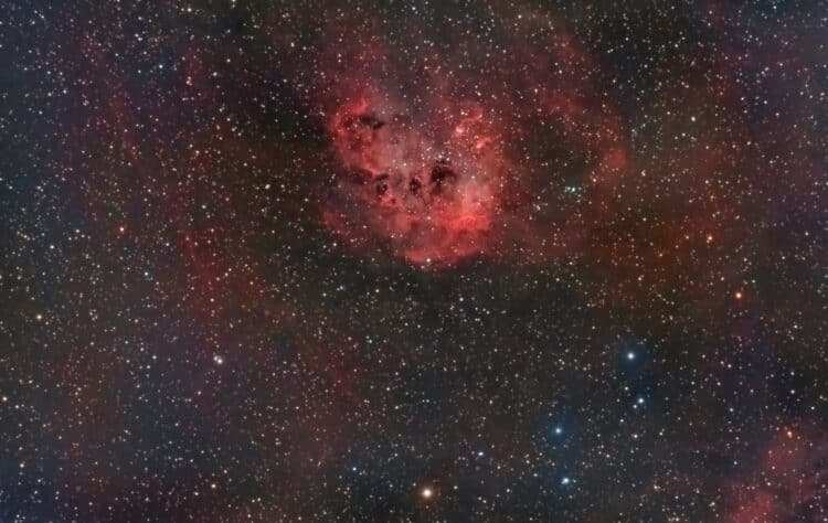IC 410 Tadpoles Nebula (Kikkervisjesnevel) Vorige week eindelijk nog wat RGB kunnen toevoegen aan mi