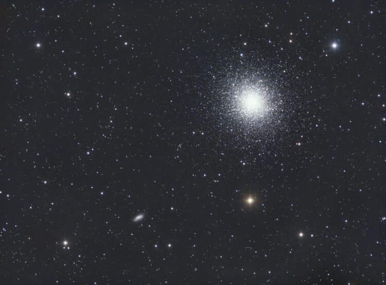 Weer eens een nieuwe poging gedaan om M13 netjes vast te leggen. Nu met de 130/910mm maar zonder red