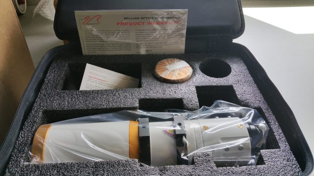 Gisteren ben ik de trotse eigenaar geworden van een heuse refractor telescoop…en wat voor eent