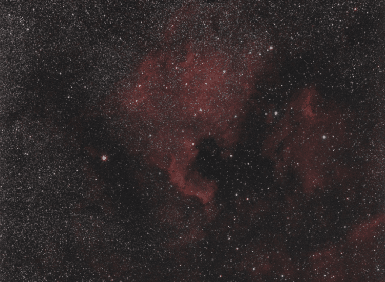 De nacht van zaterdag op zondag heb ik 16 lights van 4 minuten gemaakt van NGC 7000 (Noord –Amerik