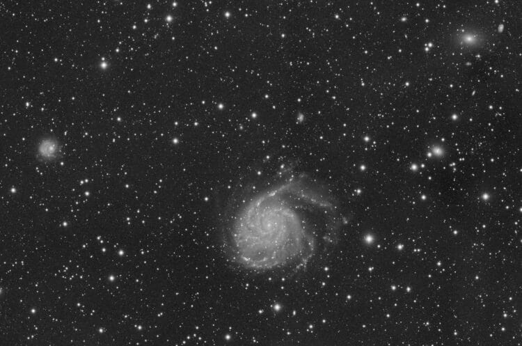 In 2017 maakte ik 99×240 sec RGB met Canon 6Da en 22×900 sec H-Alpha met QHY16200 CCD (en 