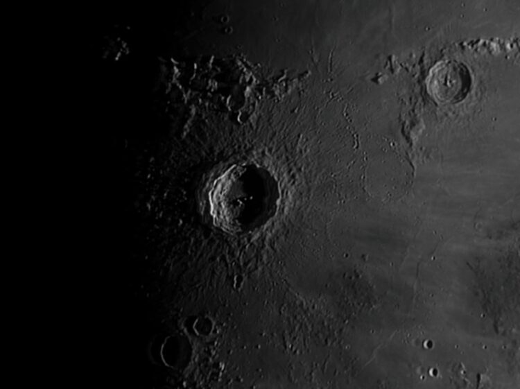 Enige detailfoto’s van de Maan opgenomen op 13 mei j.l.: – Copernicus – Clavius en