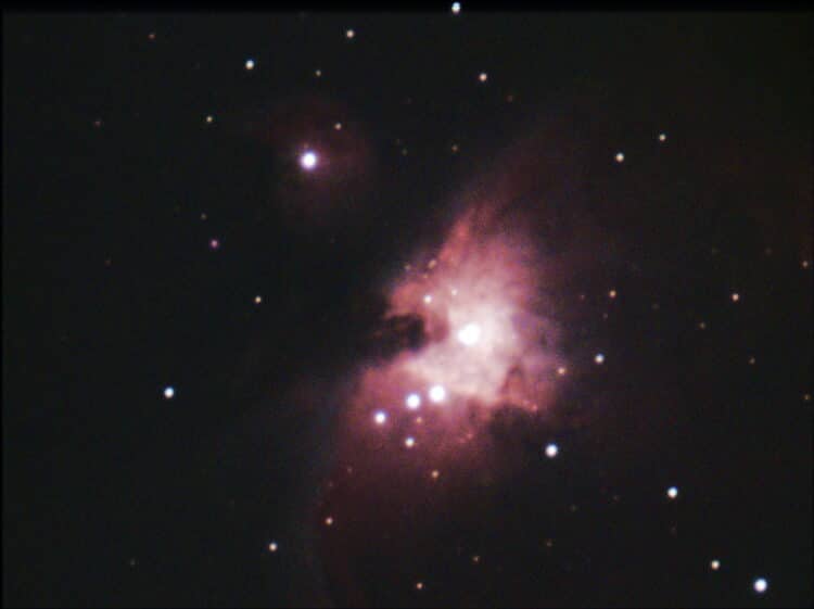 Hallo allemaal, Gisteren heb ik mijn allereerste deepsky foto gemaakt. Ik heb M42 genomen. NEQ6pro o