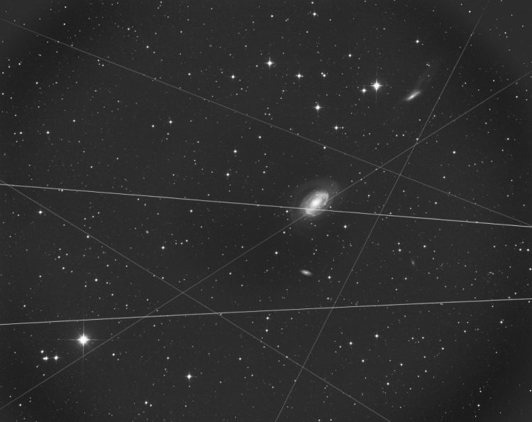 Als het boven niet meer wil moet het maar anders . . . The North Drenthe Nebula with Champignon Dit 