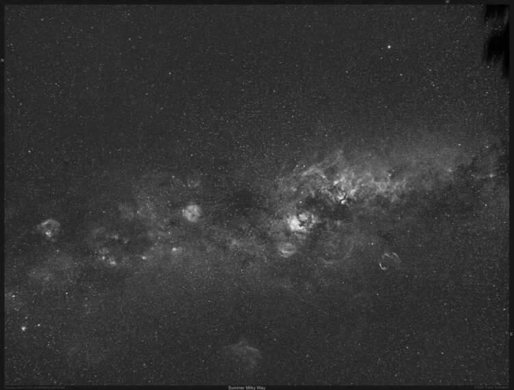 20200825 De Melkweg in de zomer In de nacht van 25-26 augustus heb ik de Melkweg in H-alpha gefotogr