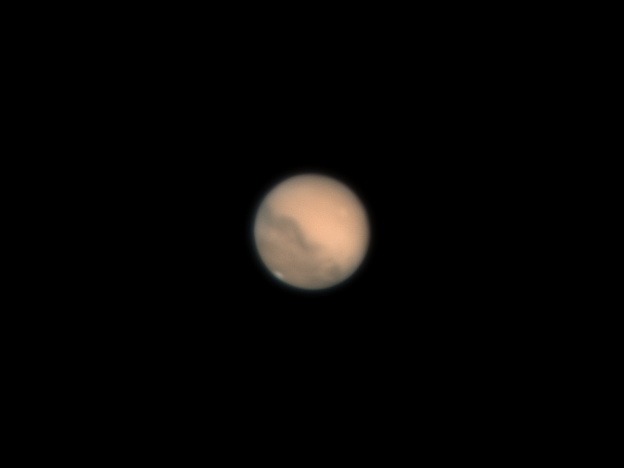 Afgelopen nacht werd het hier vanaf een uur of tien weer helder en stond Mars door zijn oppositie no