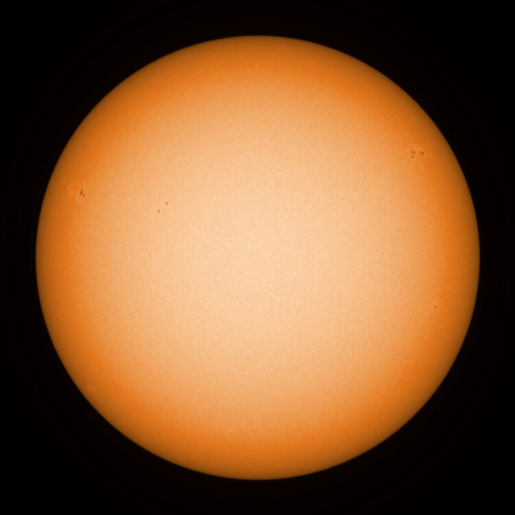 Vandaag was er weer zat te beleven op de Zon. Maar liefst 5 groepen met zonnevlekken zijn er te zien