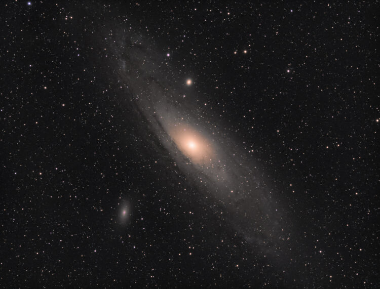 Afgelopen maart besloten een wide-field kijker aan het observatorium toe te voegen. Na flink wat dag