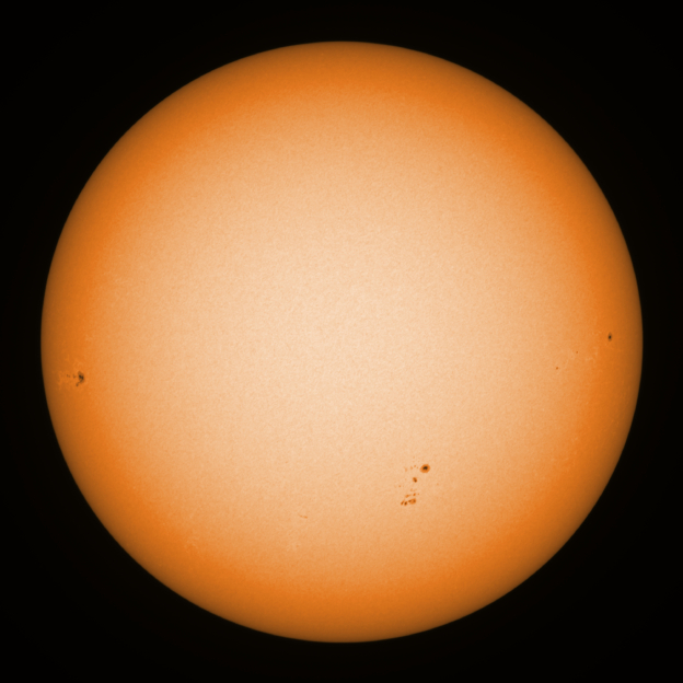 Vandaag was het fantastisch weer: een strakblauwe hemel en een seeing van 1.5″ – 2.0R
