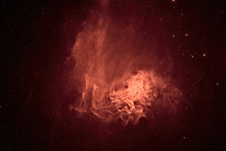 Ik zat onlangs naar het vuur in de houtkachel te kijken en kwam op dit idee. IC405 de Flaming Star i