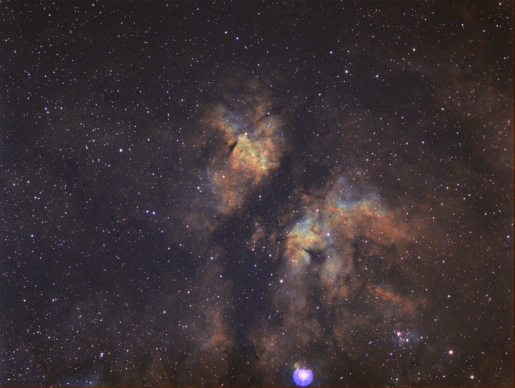 Op 19 augustus 2019 maakte ik in deze nacht een palet van IC 1318 b met mijn Boren Simon kijker op F