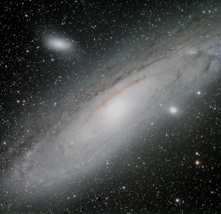 Dit is een oude opname van 13 augustus 2013 en gemaakt met de 300 mm F 4 Newton door een ST 4000 XCM