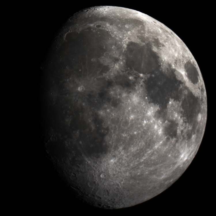De maan 2 juni 2022. Celestron c8, Canon 1000D, 0,63x reducer, stacked met pixinsight moon_pix