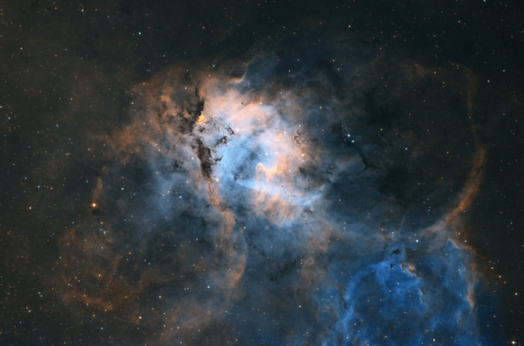 Ik had hem al een paar mensen laten zien, maar hier is ie dan. Sh2-Lions Head in SHO Hubble palette.