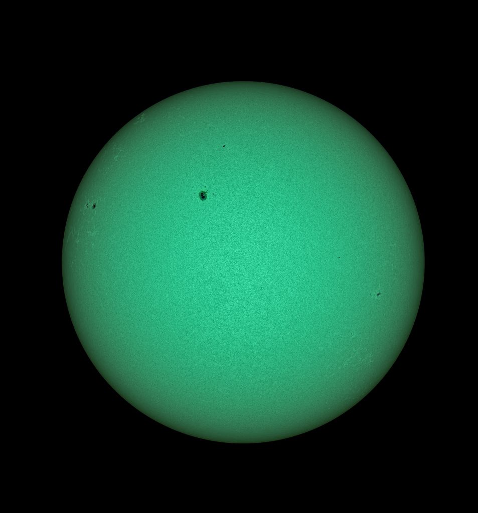 Een klein experimentje gedaan met het waarnemen van de zon in wit-licht met een kleurencamera. Norma