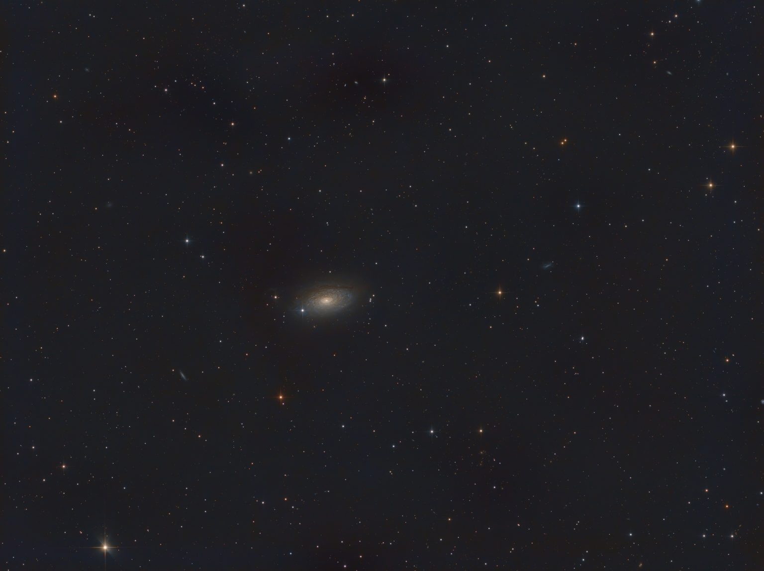 Hierbij een eerste softe bewerking van mijn opname serie van Messier 63. Doel was eigenlijk om te pr
