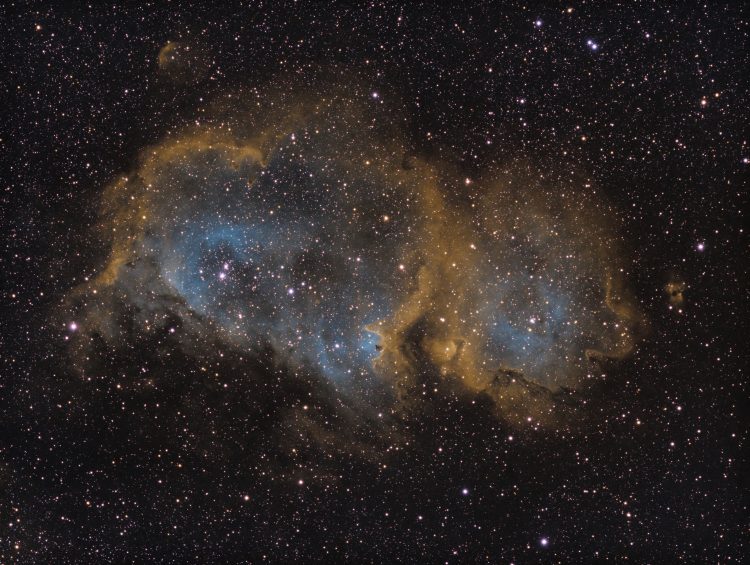 Op 11 januari en 1 en 2 februari heb ik de SkyWatcher Esprit 80ED op de Soulnevel gericht en met de 
