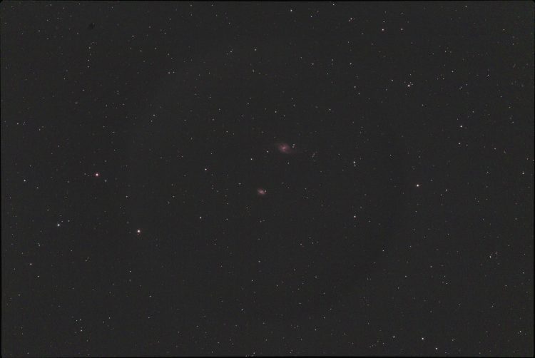 Hierbij nog een groot raadsel. Deze opname van NGC 3718 is gemaakt met mijn TOA 130 mm F7,7 met een 
