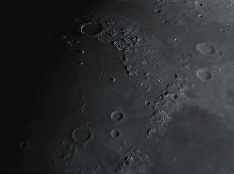 Het is weer een tijdje geleden dat ik wat heb gepost. Hierbij een foto van de maan gemaakt op 6-4-20